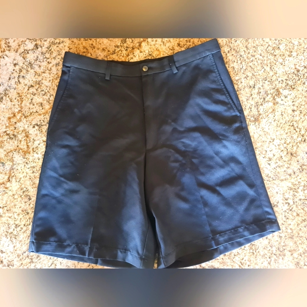 Haggar Men's Black Dress Shorts Flat Front Expandable Waist EUC Size 36